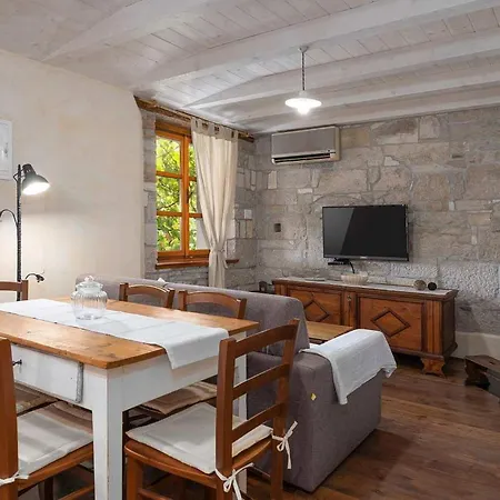 Casa Bombic Casa de Férias *